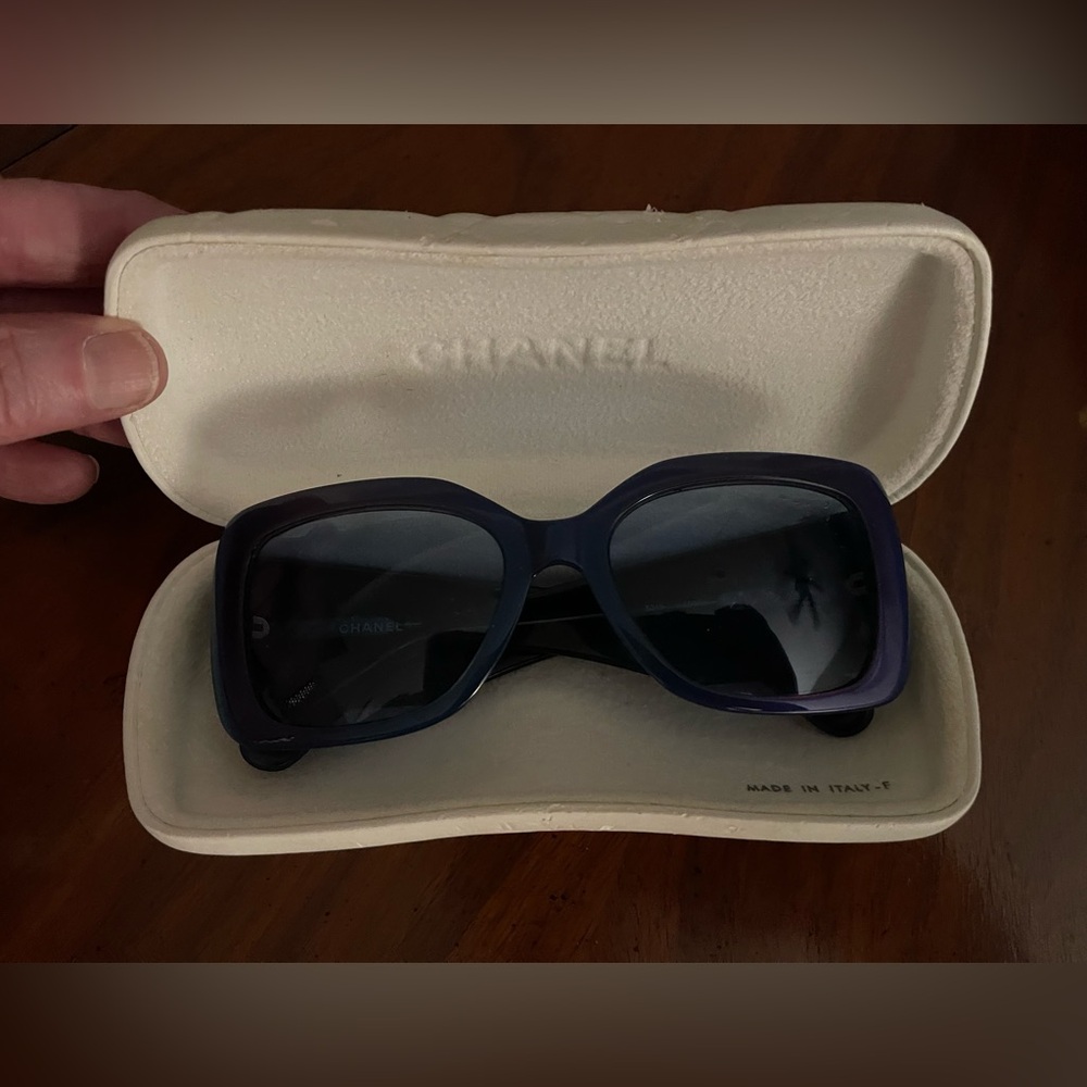 CHANEL 5019 LADIES BLUE/PURPLE GRADIENT SQUARE SUNGLASSES W/ ORIG QUILTED CASE - Picture 5 of 12